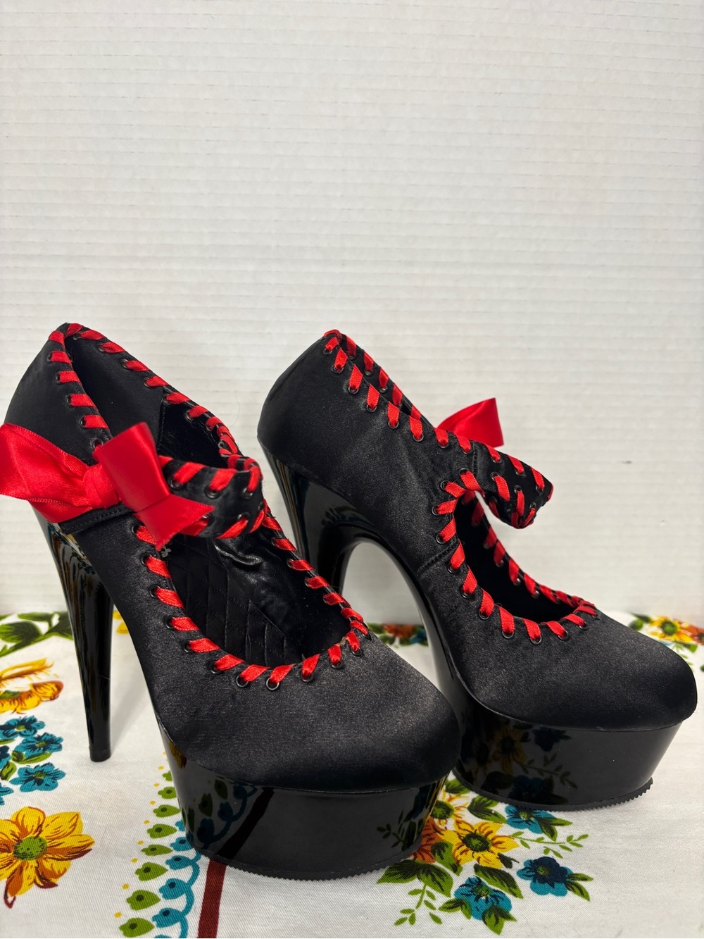Pleaser Women’s 6 Black & Red Satin Platform Mary Jane Heels Party Costume Shoes